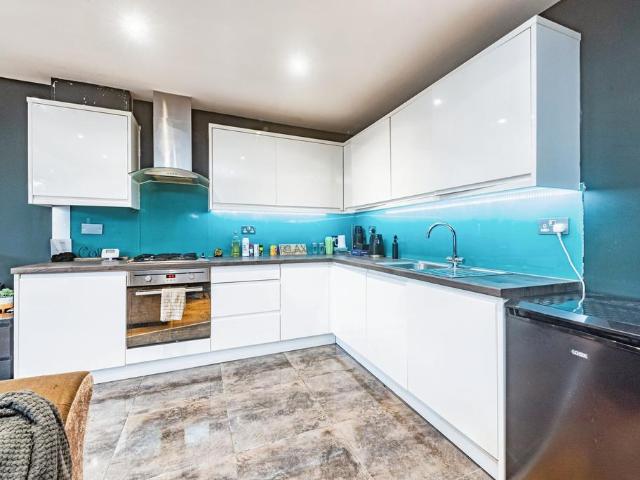 Flat for sale in Riverdene, Priest Down
