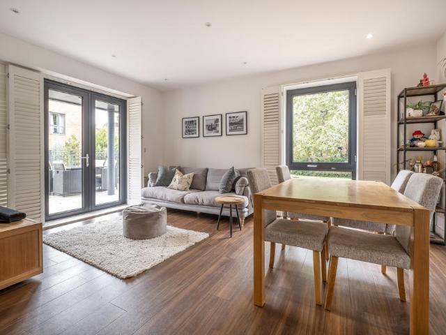 Flat for sale in Putney, Greater London