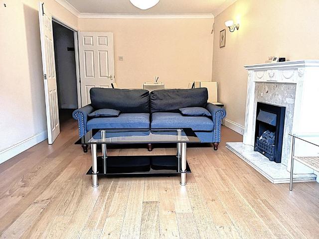 Flat for sale in Bermondsey, Greater London