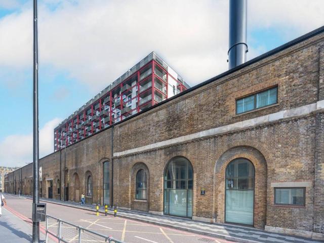 Flat for sale in Glyndon, Plumstead