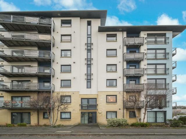 Flat for sale in Craigmillar, Scotland