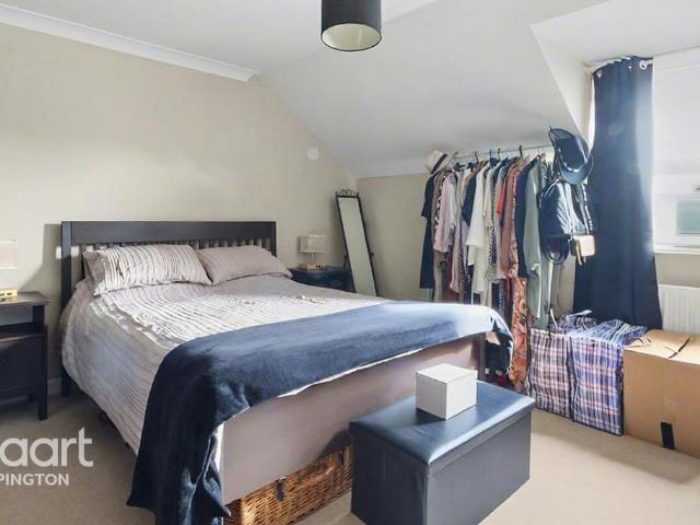 Flat for sale in St Mary Cray, Greater London