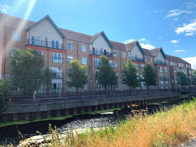 Flat for sale in New Boultham, Brayford