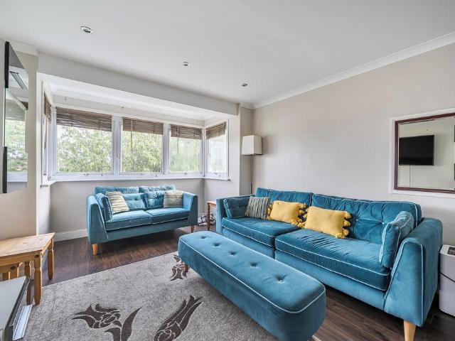 Flat for sale in Southgate, Oakwood