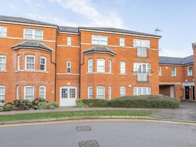 Flat for sale in Martyrs Field, The Bridge