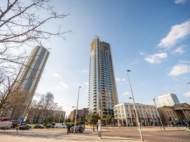 Flat for sale in Elephant and Castle, Greater London