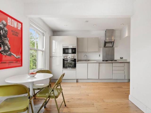 Flat for sale in Highbury, Greater London
