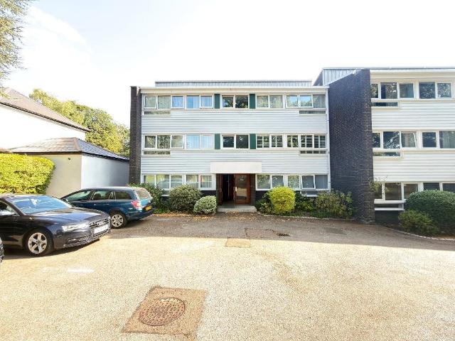 Flat for sale in King's Walden, Hertfordshire