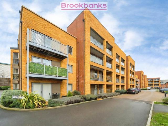 Flat for sale in Swanley, The Butts
