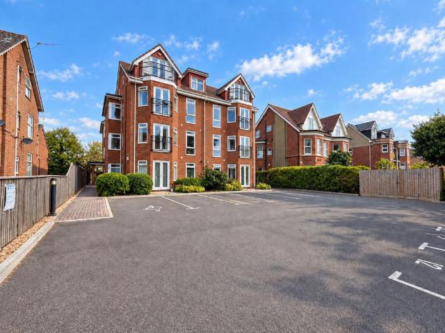 Flat for sale in Boscombe, Bournemouth