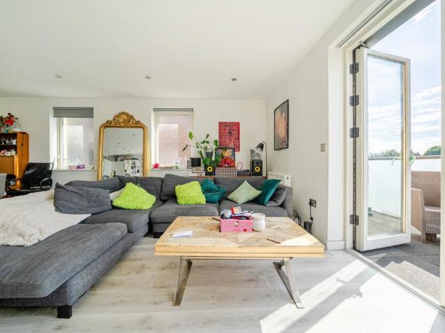 Flat for sale in Cossall Estate, Greater London