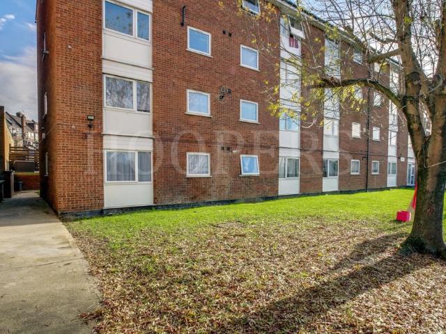 Flat for sale in Greater London