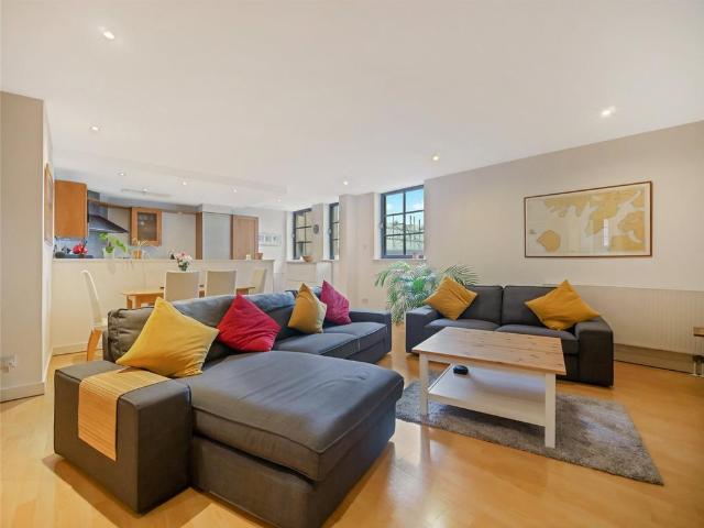 Flat for sale in Tradeston, Scotland