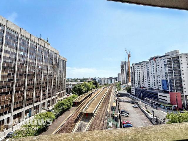 Flat for sale in Crockherbtown, Falcon Lodge