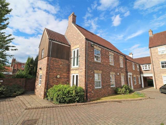 Flat for sale in Yarm, Stockton-on-tees