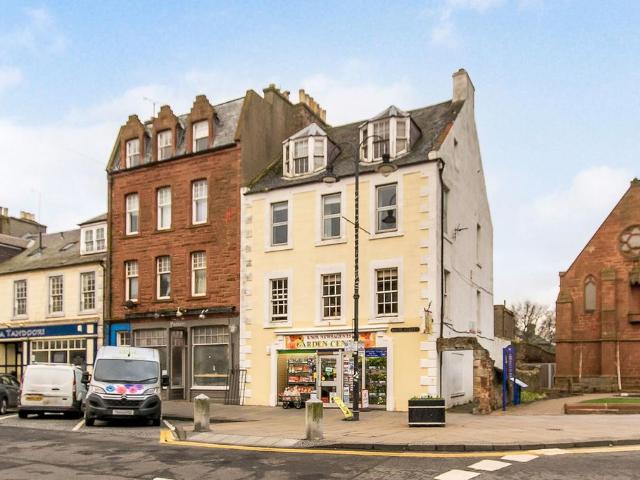Flat for sale in Dunbar, Scotland