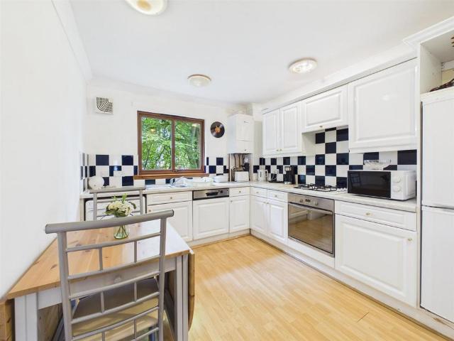 Flat for sale in Blairgowrie, Scotland