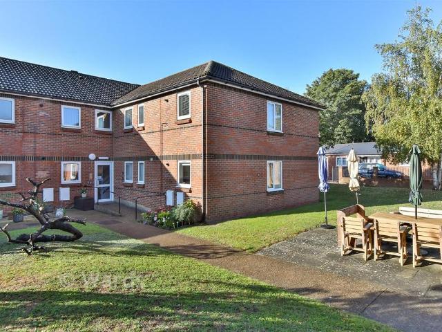 Flat for sale in Rainham, Gillingham