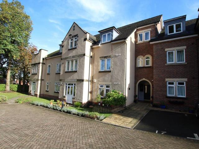 Flat for sale in Trafford Park, Greater Manchester