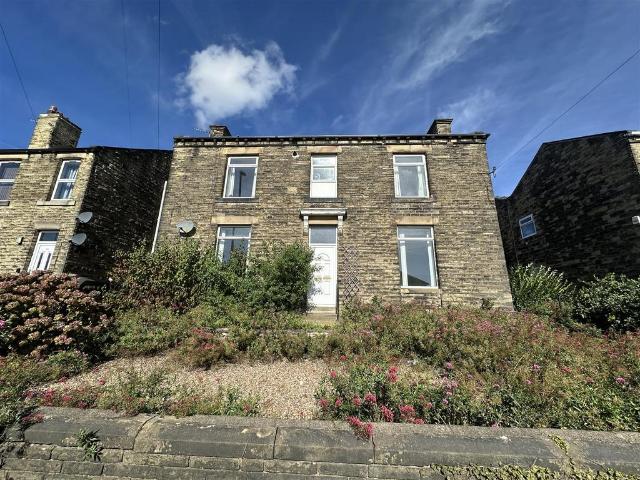Flat for sale in Dewsbury, Kirklees