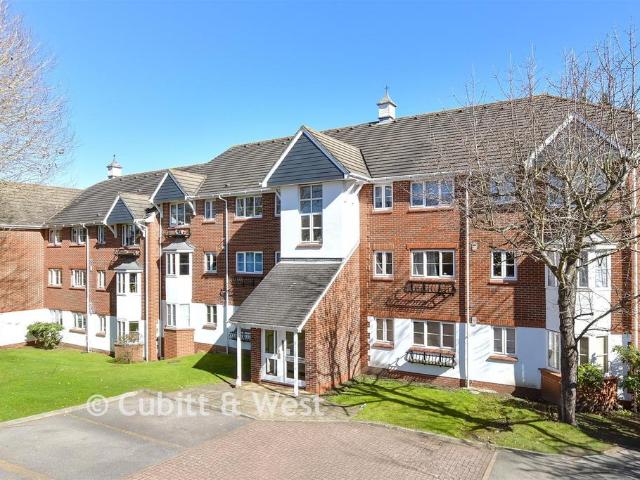 Flat for sale in Greater London