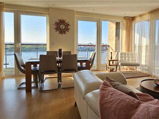Flat for sale in Greater London