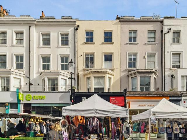 Flat for sale in Notting Hill, Greater London