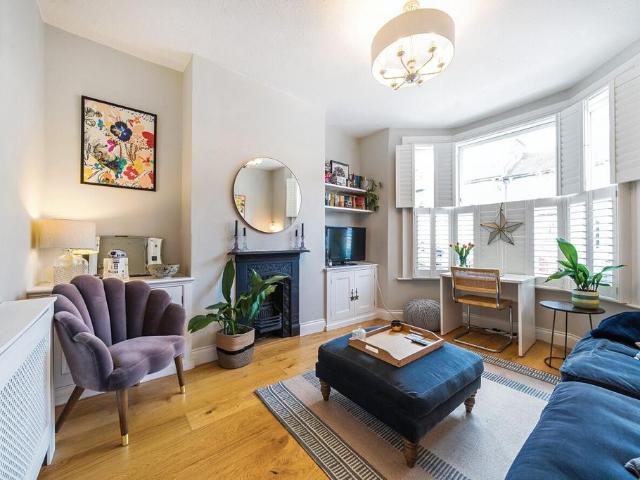 Flat for sale in London Borough of Lewisham, Brockley
