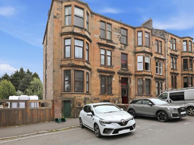 Flat for sale in Greenock, Scotland