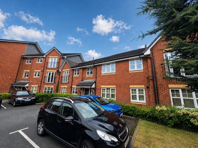 Flat for sale in Georgia, Greater Manchester