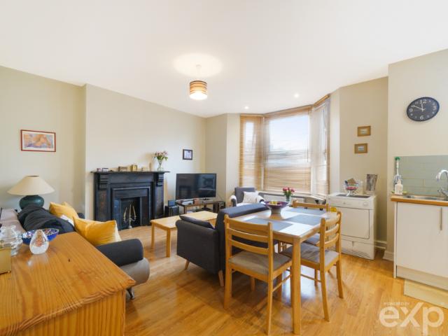 Flat for sale in Harlesden, Greater London
