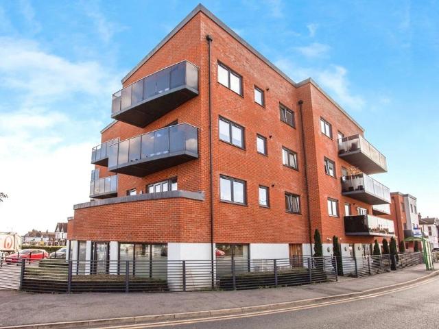 Flat for sale in Leigh on Sea, Southend-on-Sea