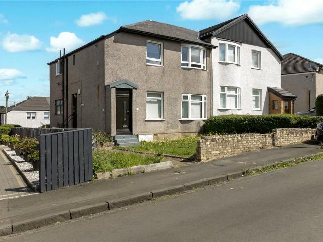Flat for sale in Croftfoot, Scotland