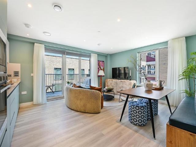 Flat for sale in Aylesbury Estate, Greater London