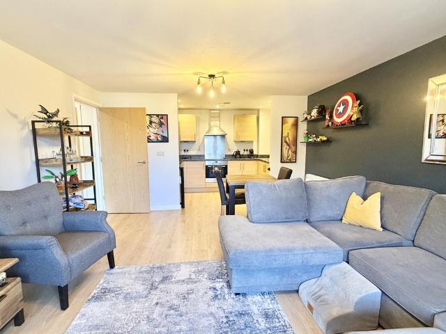 Flat for sale in Poole