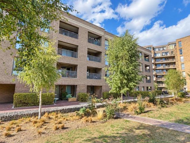 Flat for sale in Catford Green, Greater London