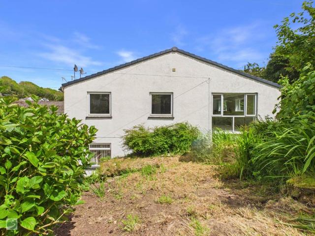 Flat for sale in Looe, Cornwall