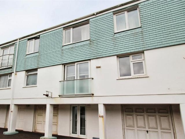 Flat for sale in Portreath, Cornwall