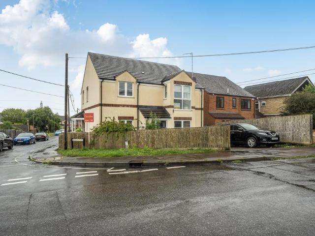 Flat for sale in Dromore, Oxfordshire