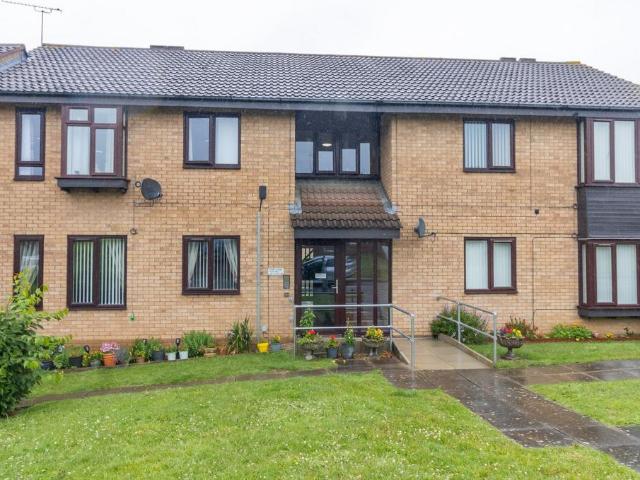 Flat for sale in Stanford On Avon, Leicestershire