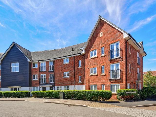 Flat for sale in Bracknell