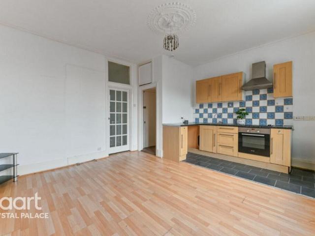 Flat for sale in London Borough of Bromley, Greater London