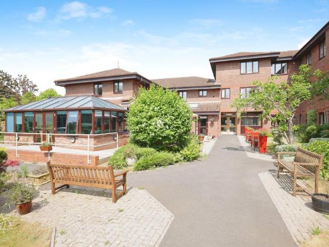 Flat for sale in Tiddington, Alderminster