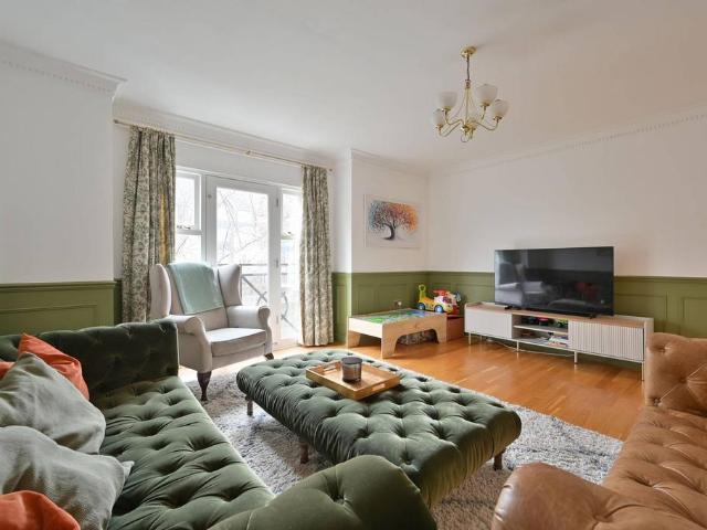 Flat for sale in Pouchen End, Hertfordshire