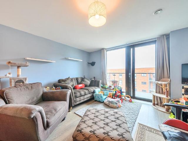 Flat for sale in Castle Hill, Monks Orchard