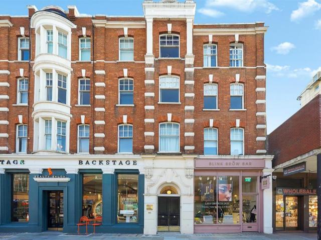 Flat for sale in Chelsea, Greater London