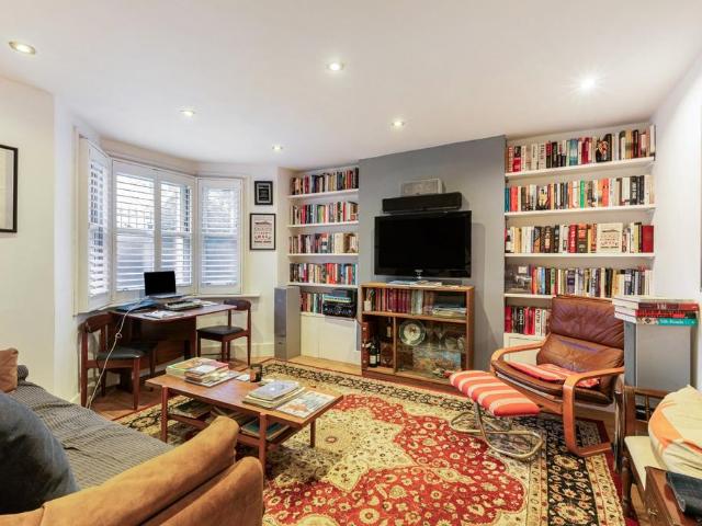 Flat for sale in Fulham, Isle Of Man