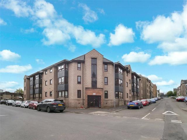 Flat for sale in Greenock, Scotland