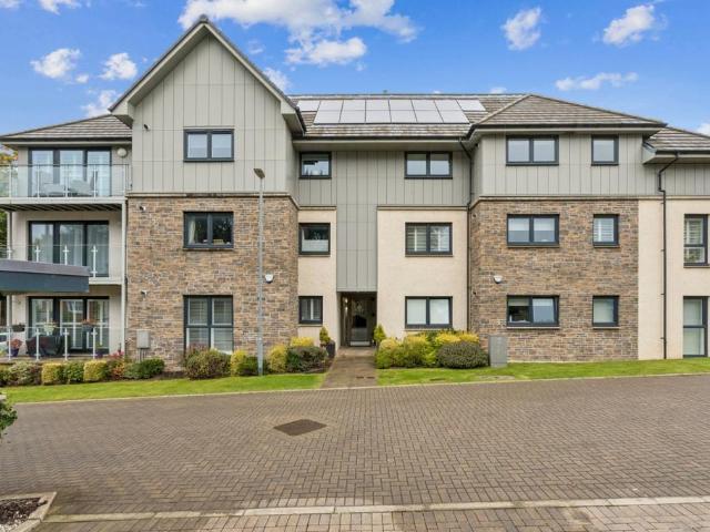 Flat for sale in Towerwood, Newton Mearns