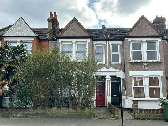 Flat for sale in London Borough of Lewisham, Greater London